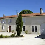 Oda ve Kahvaltı Le Vieux Noyer 3*
