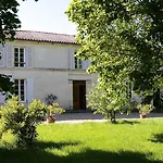 Le Vieux Noyer Oda ve Kahvaltı Saint-Maurice-de-Tavernole
