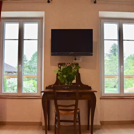 Le Vieux Noyer 3* Saint-Maurice-de-Tavernole