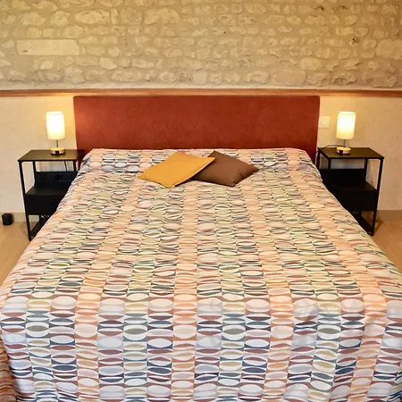 Le Vieux Noyer Oda ve Kahvaltı 3*