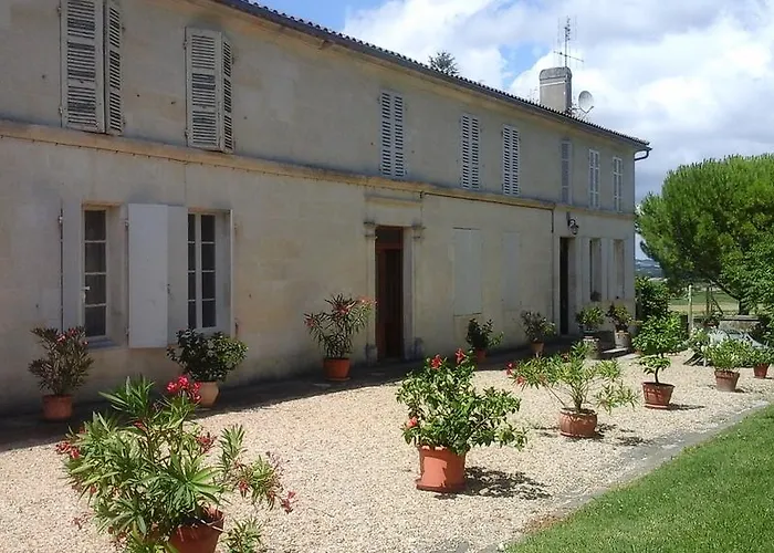 Le Vieux Noyer Saint-Maurice-de-Tavernole