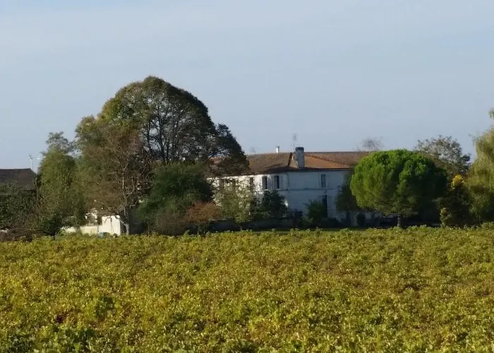 Le Vieux Noyer Bed & Breakfast