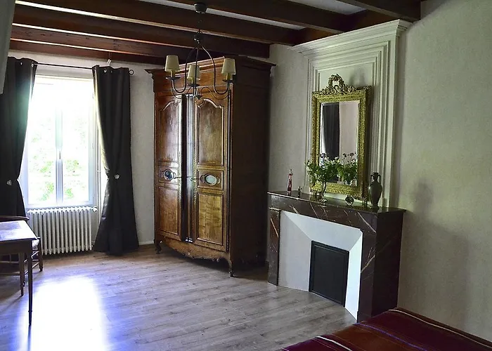 Le Vieux Noyer Saint-Maurice-de-Tavernole