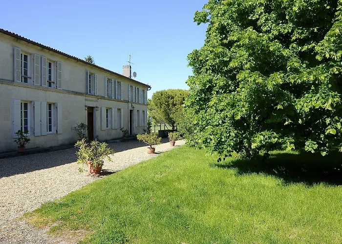 Le Vieux Noyer Bed & Breakfast 3*